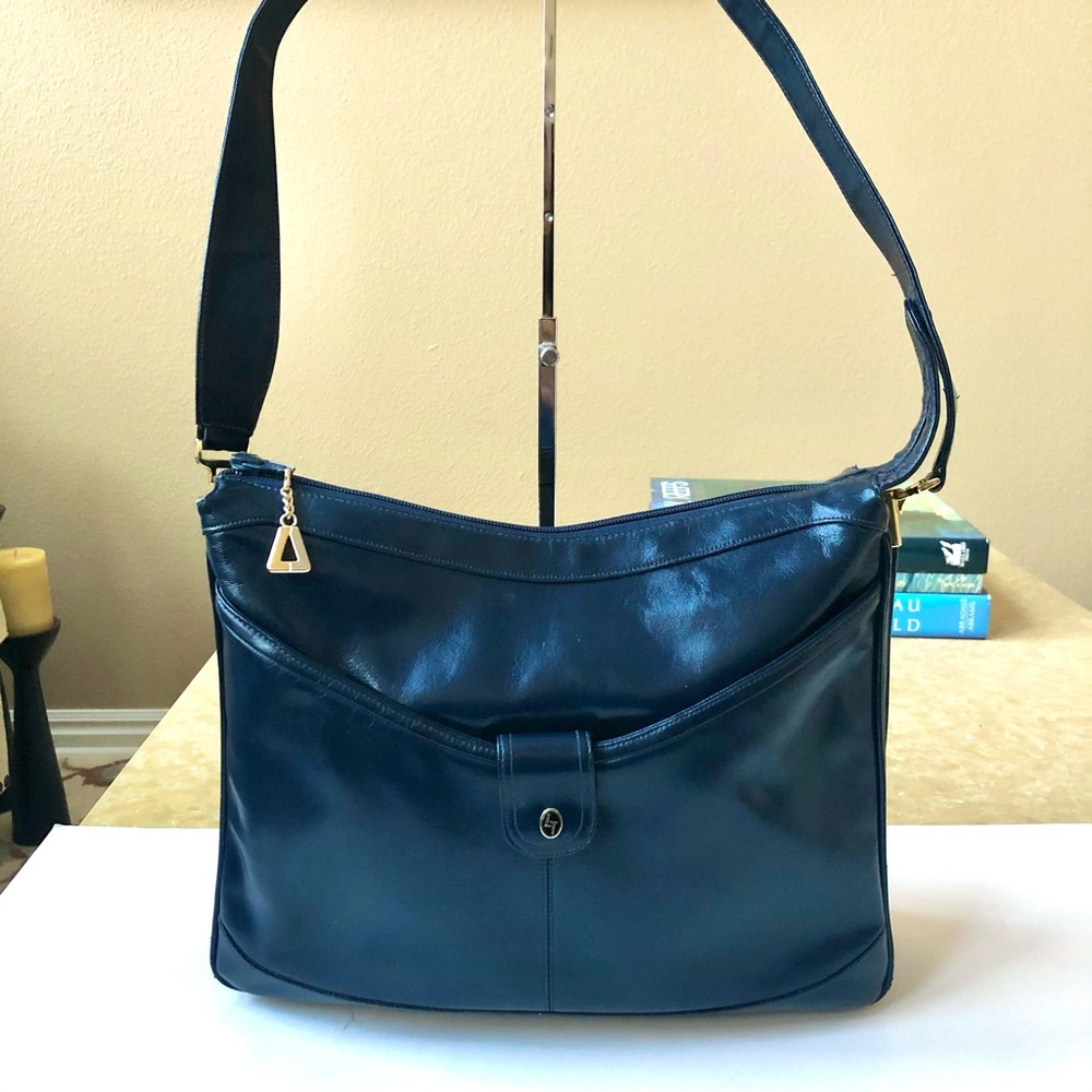 Lou Taylor Vintage Smooth Leather Shoulder Bag in Exquisite Condition. Deep Blue - Picture 2 of 16